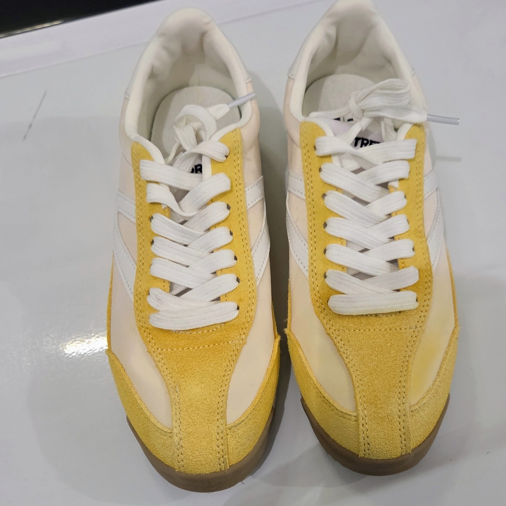 Home 
Tretorn® Rawlins 2.0 SneakersTretorn Yellow and White Sneakers